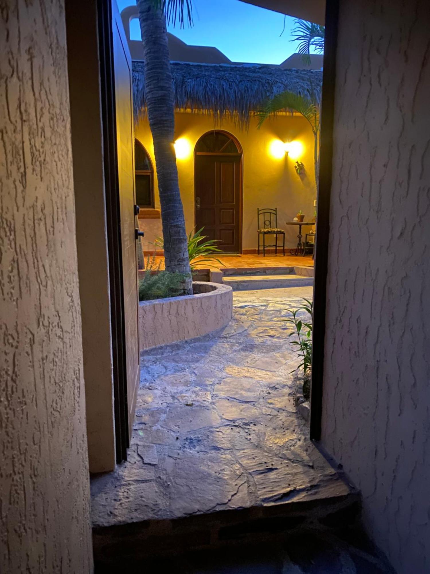 Отель La Casita Сан-Хосе-дель-Кабо Экстерьер фото